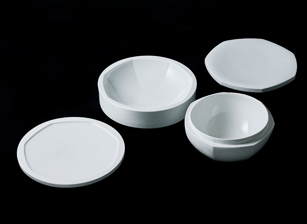 COCHI、二層構造の機能と洗練された美の新シリーズ「SOU | 層」を発表- 会話を生み、食事のひとときを彩る器